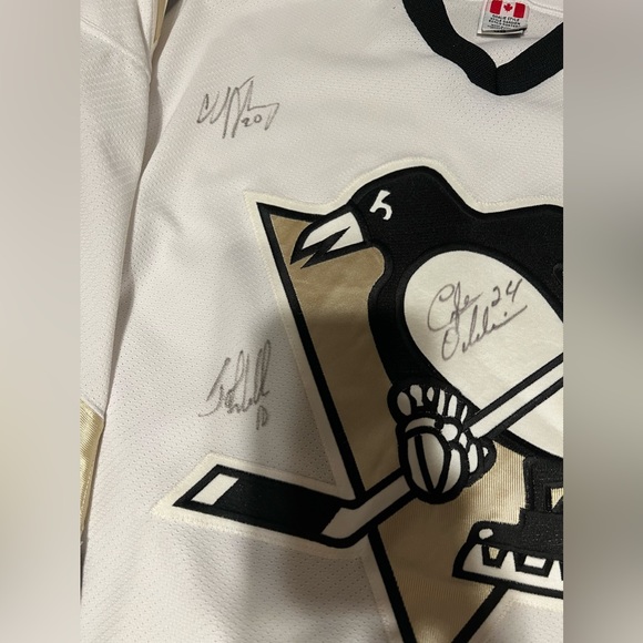 Signed Jersey - Picture 3 of 10